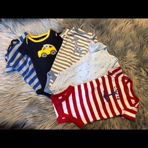 Carter’s 5 Set if Matching Onesie’s
